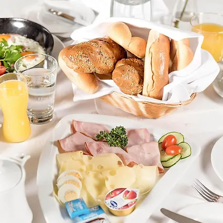 Zum Dokl - Seminarhotel & Restaurant * グライスドルフ