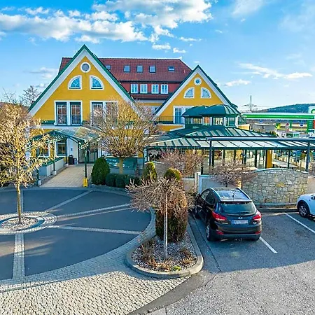 Rasthaus Zum Dokl מלון *