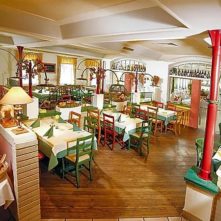 Rasthaus Zum Dokl מלון
