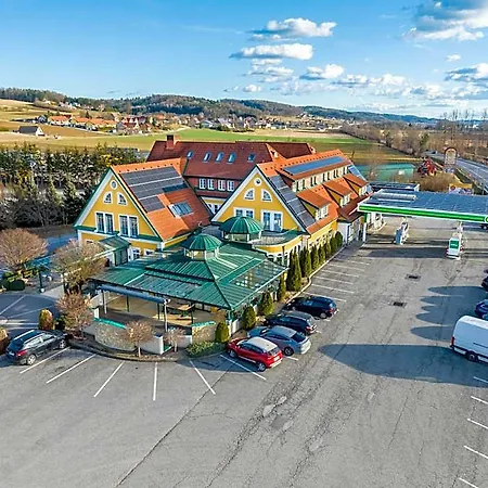 Rasthaus Zum Dokl מלון